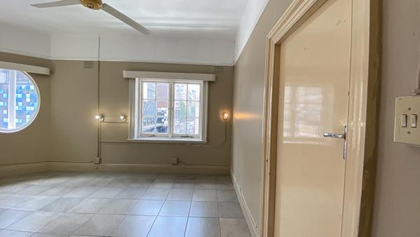 0.5 Bedroom Apartment To Let in Johannesburg Central