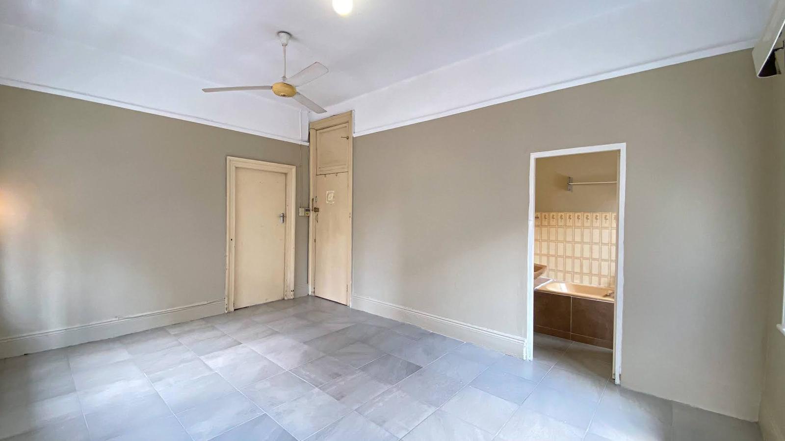 0.5 Bedroom Apartment To Let in Johannesburg Central